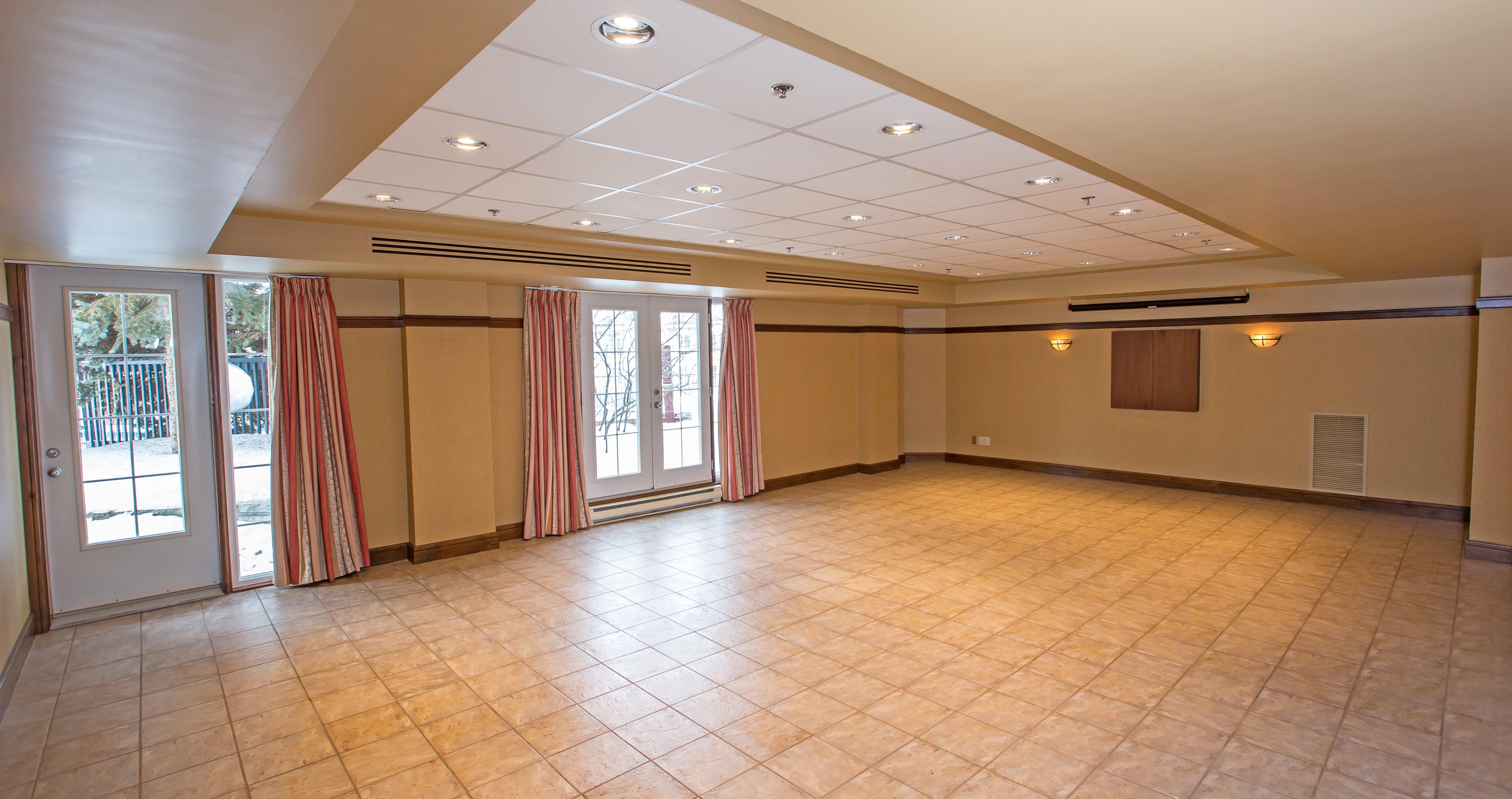 Holiday Inn Express & Suites Tremblant By Ihg Mont-Tremblant Zewnętrze zdjęcie