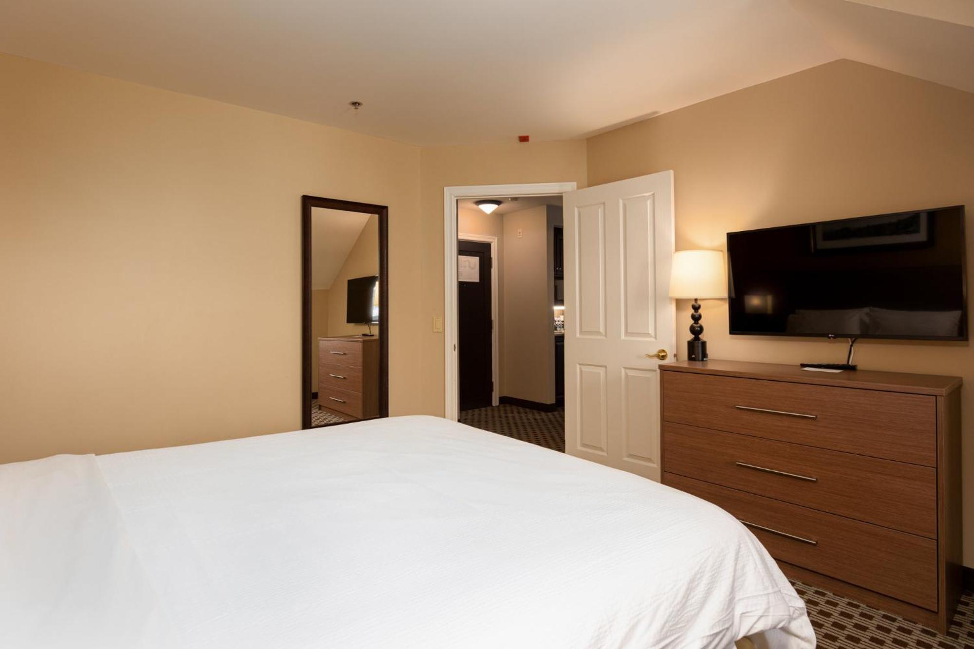 Holiday Inn Express & Suites Tremblant By Ihg Mont-Tremblant Zewnętrze zdjęcie