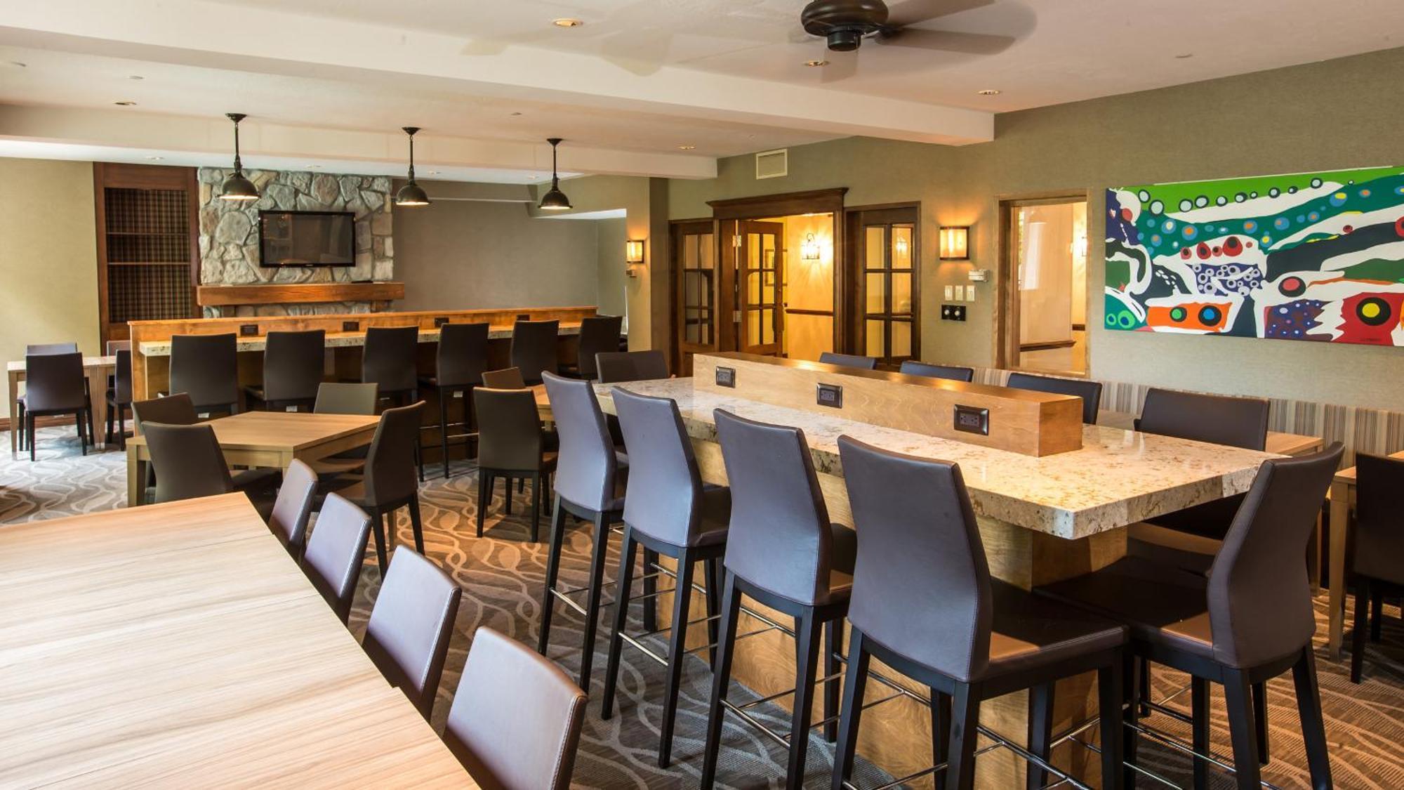 Holiday Inn Express & Suites Tremblant By Ihg Mont-Tremblant Zewnętrze zdjęcie