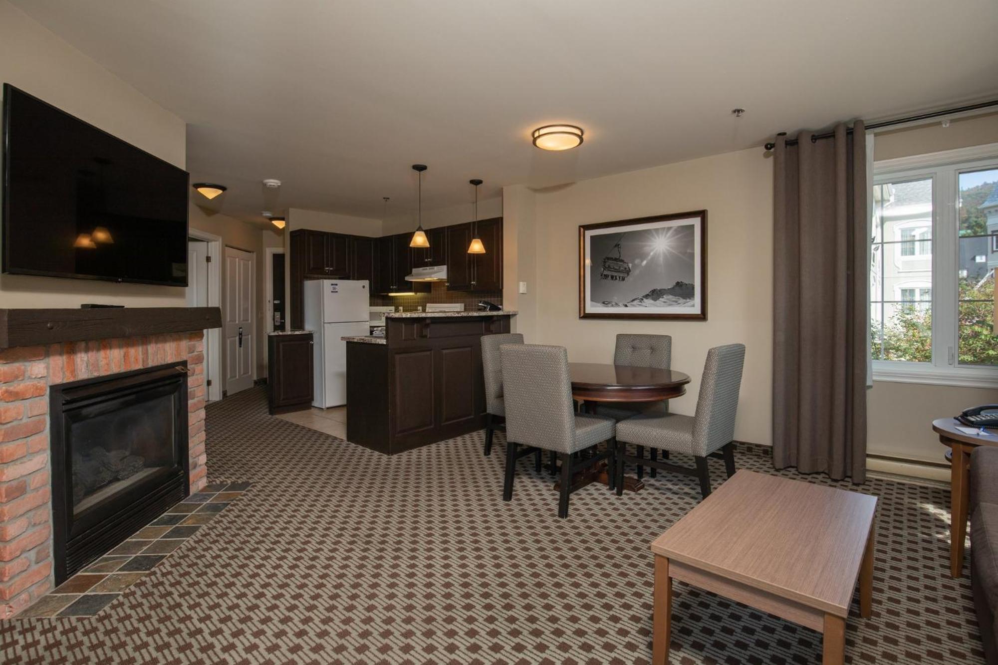 Holiday Inn Express & Suites Tremblant By Ihg Mont-Tremblant Zewnętrze zdjęcie