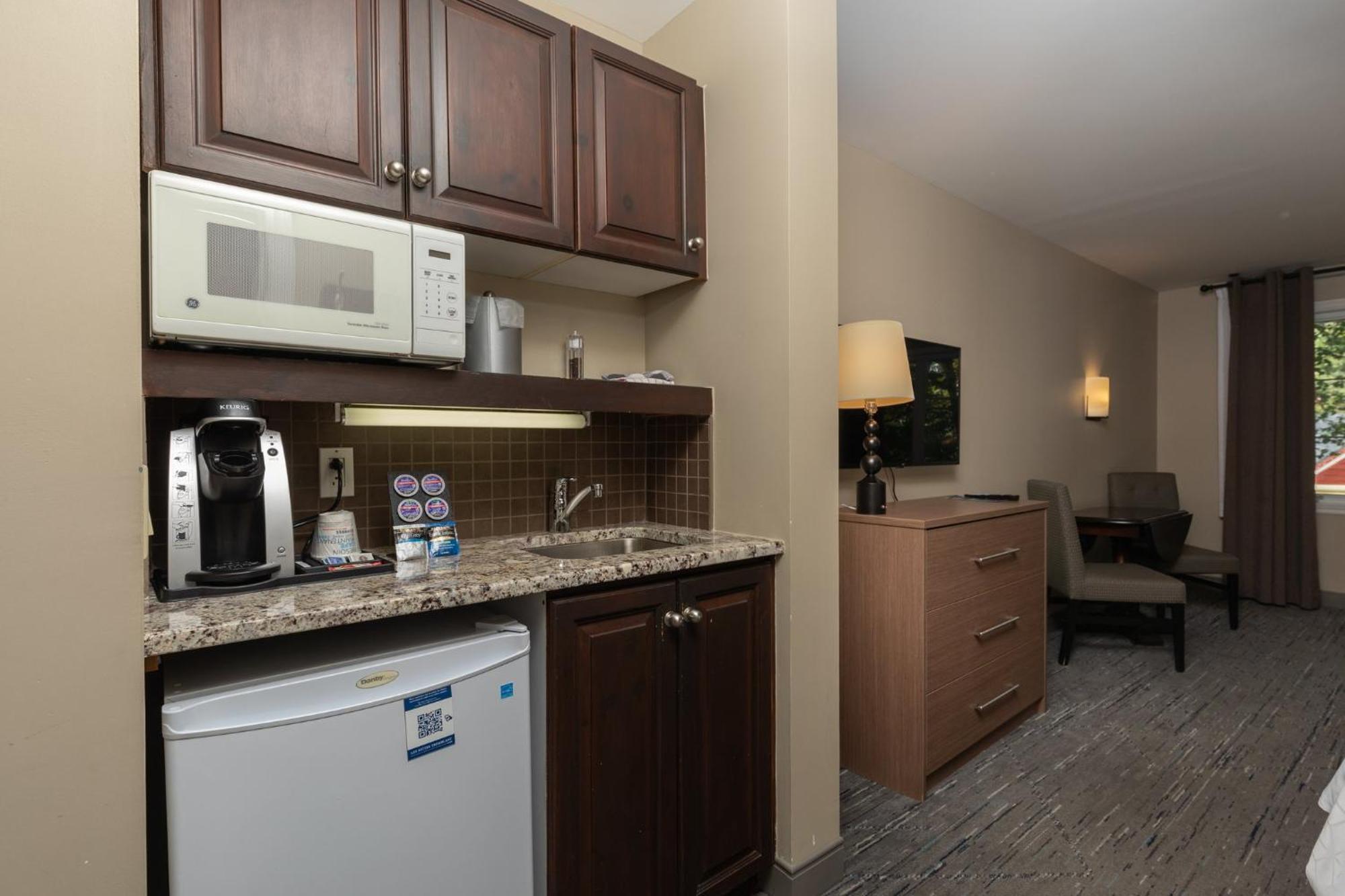 Holiday Inn Express & Suites Tremblant By Ihg Mont-Tremblant Zewnętrze zdjęcie