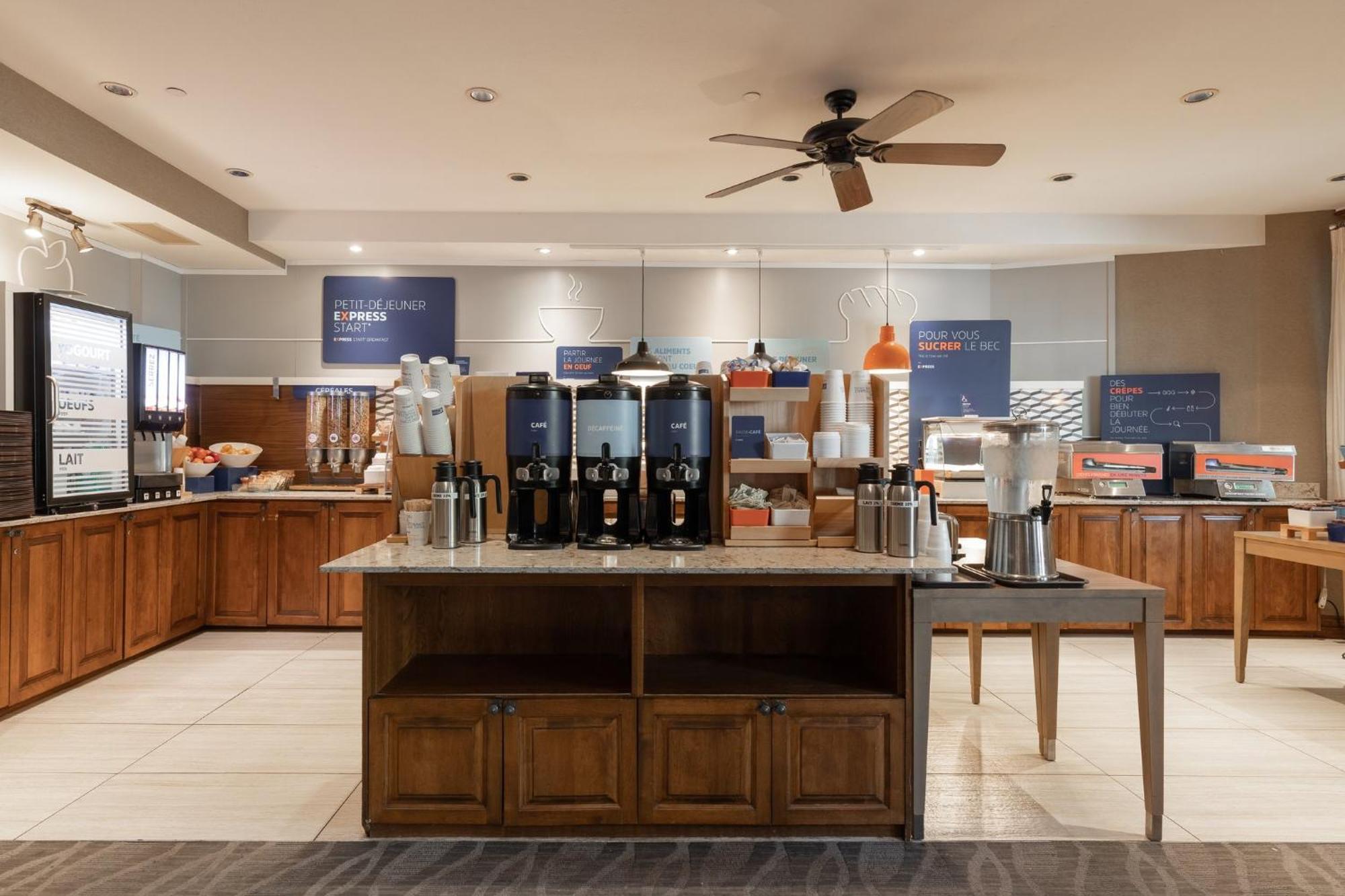 Holiday Inn Express & Suites Tremblant By Ihg Mont-Tremblant Zewnętrze zdjęcie