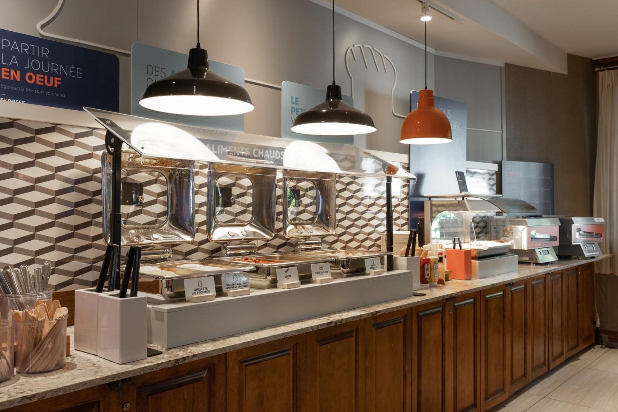 Holiday Inn Express & Suites Tremblant By Ihg Mont-Tremblant Zewnętrze zdjęcie