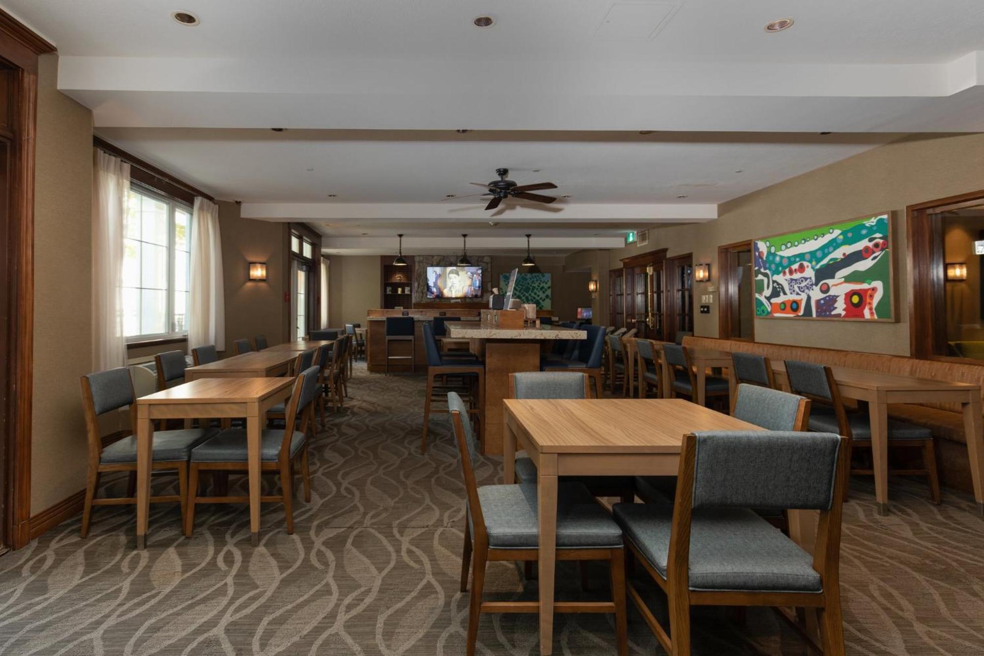 Holiday Inn Express & Suites Tremblant By Ihg Mont-Tremblant Zewnętrze zdjęcie